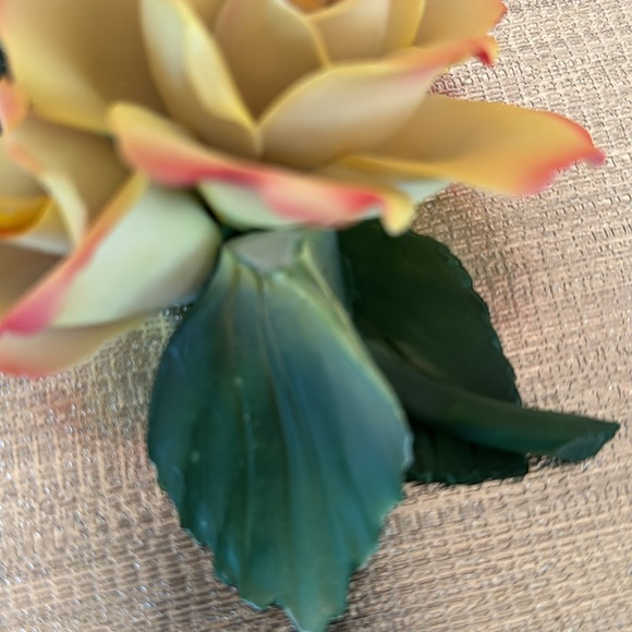 Vintage Capodimonte Porcelain yellow Rose with a bud - Picture 6 of 6